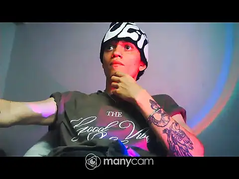 Snapshot of santihot089 chatting on October 12, 2025, 12:20 am santihot089 online show from October 12, 2025, 12:20 am