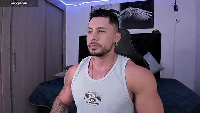 santi aesthetic online show from February 16, 2026, 11:23 pm