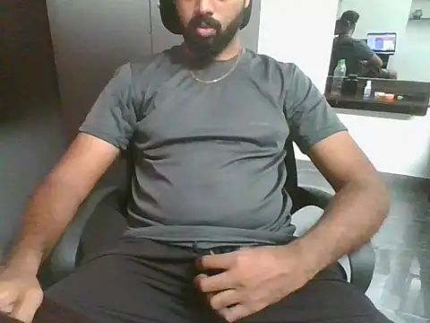 Snapshot of lovelyakash69 chatting on November 1, 2025, 4:47 am lovelyakash69 online show from November 1, 2025, 4:47 am