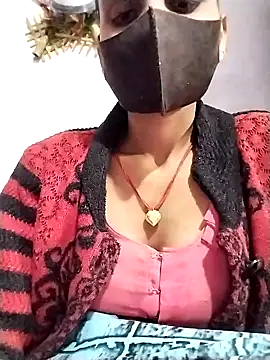 Snapshot of Soniy-Maax chatting on February 3, 2026, 7:46 am Soniy-Maax online show from February 3, 2026, 7:46 am