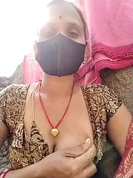 Snapshot of Soniy-Maax chatting on February 12, 2026, 8:09 am Soniy-Maax online show from February 12, 2026, 8:09 am