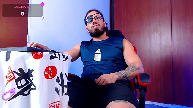 Snapshot of pirata_fitness chatting on November 30, 2025, 5:17 pm pirata fitness online show from November 30, 2025, 5:17 pm