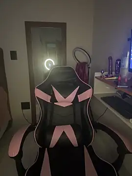 Manu 2002  online show from February 8, 2026, 2:37 am