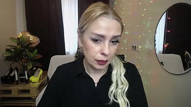 KatrinaCharm online show from March 22, 2025, 1:19 pm