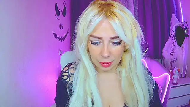 KatrinaCharm online show from November 1, 2025, 7:10 am