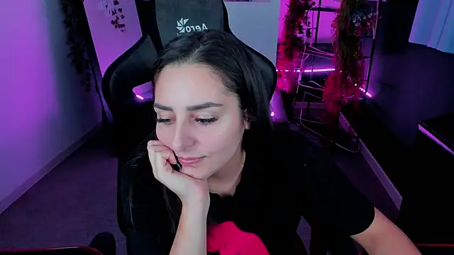 ValeriiMills online show from October 28, 2025, 2:20 pm