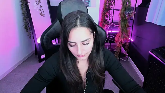 ValeriiMills online show from October 29, 2025, 2:41 pm