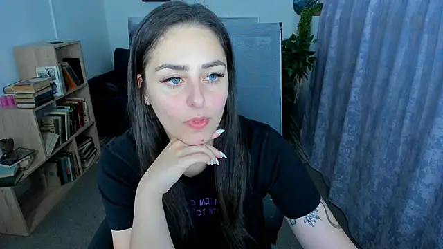 ValeriiMills online show from June 1, 2026, 9:38 pm