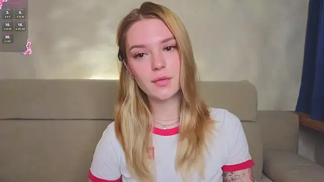 Snapshot of Cyberheart_ chatting on December 17, 2025, 3:18 pm Cyberheart online show from December 17, 2025, 3:18 pm