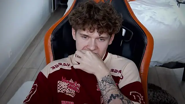 Snapshot of DanyDavis chatting on September 9, 2025, 1:32 pm DanyDavis online show from September 9, 2025, 1:32 pm