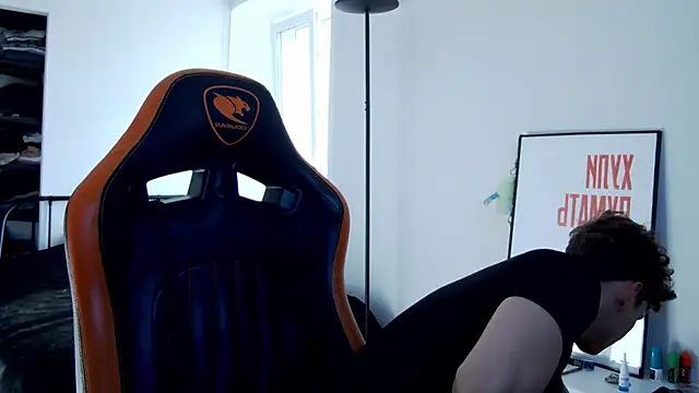 Snapshot of DanyDavis chatting on October 7, 2025, 8:11 am DanyDavis online show from October 7, 2025, 8:11 am