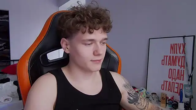 Snapshot of DanyDavis chatting on November 12, 2025, 11:10 am DanyDavis online show from November 12, 2025, 11:10 am