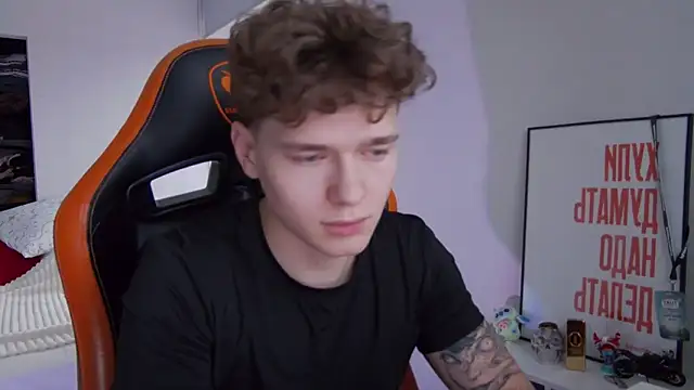 Snapshot of DanyDavis chatting on November 14, 2025, 10:36 am DanyDavis online show from November 14, 2025, 10:36 am