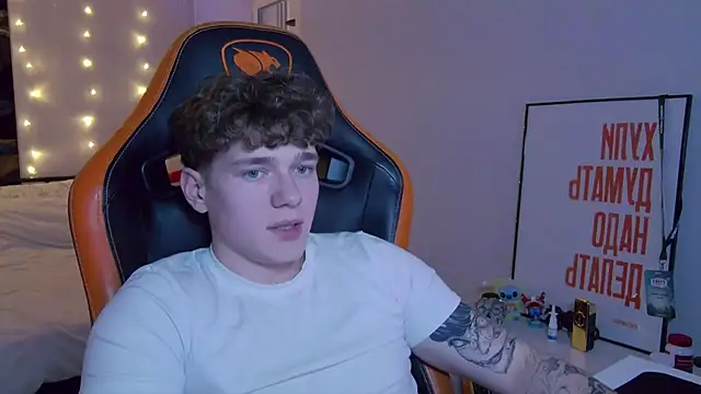 Snapshot of DanyDavis chatting on November 24, 2025, 4:51 pm DanyDavis online show from November 24, 2025, 4:51 pm