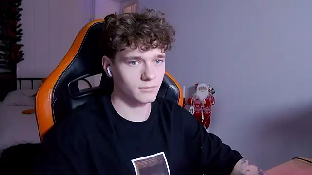 Snapshot of DanyDavis chatting on December 5, 2025, 3:41 pm DanyDavis online show from December 5, 2025, 3:41 pm