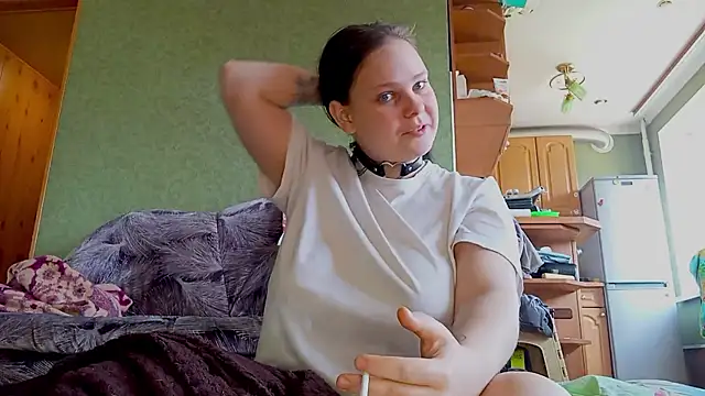 SweetPiggyx online show from April 17, 2026, 9:12 am