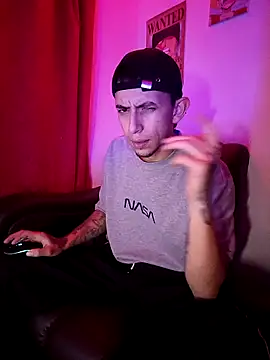 Snapshot of Chris__Jones chatting on October 16, 2025, 4:24 am Chris Jones online show from October 16, 2025, 4:24 am