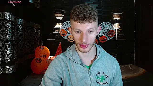 andrewxbi online show from October 24, 2025, 11:17 am