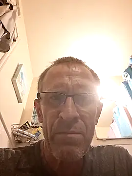 Snapshot of moasslicker chatting on September 12, 2025, 11:10 am moasslicker online show from September 12, 2025, 11:10 am