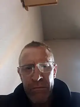 Snapshot of moasslicker chatting on December 17, 2025, 3:40 pm moasslicker online show from December 17, 2025, 3:40 pm