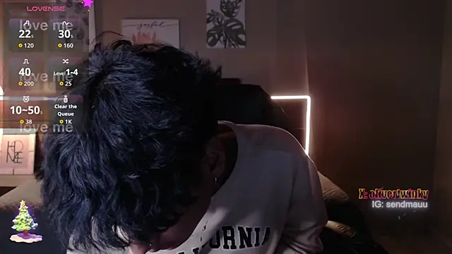 OliverTwinky online show from November 25, 2025, 8:31 pm