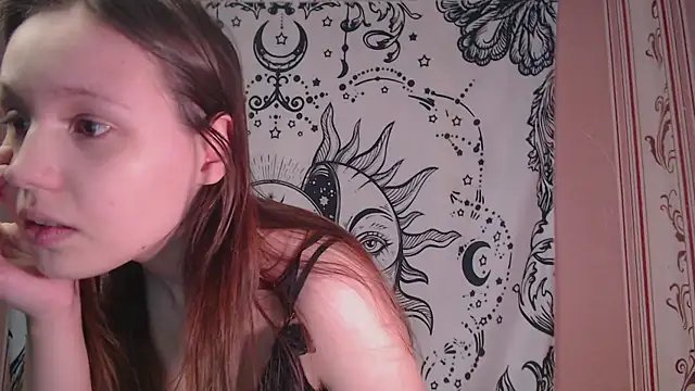 Snapshot of Thighswithspikes chatting on January 14, 2026, 8:20 am Thighswithspikes online show from January 14, 2026, 8:20 am