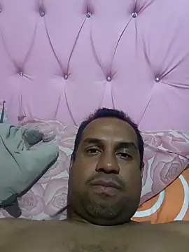 elnegro707070 online show from November 4, 2025, 2:54 am