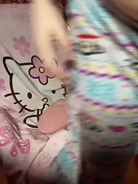 w3tkittty online show from February 8, 2026, 9:29 pm