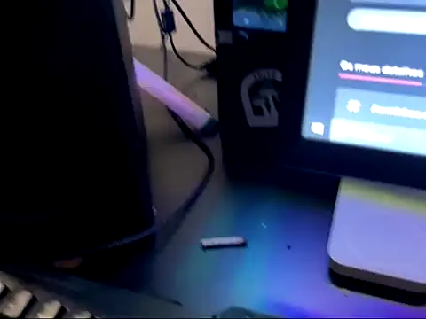 Snapshot of bigrosa21cm chatting on October 24, 2025, 10:17 pm bigrosa21cm online show from October 24, 2025, 10:17 pm