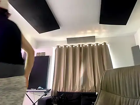 Snapshot of bigrosa21cm chatting on December 20, 2025, 8:05 pm bigrosa21cm online show from December 20, 2025, 8:05 pm