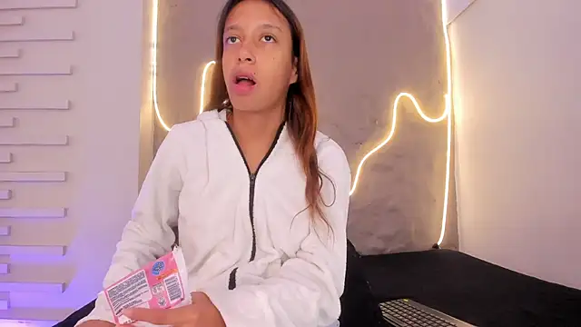 Snapshot of Dulce_Quintana chatting on December 2, 2025, 12:21 pm Dulce Quintana online show from December 2, 2025, 12:21 pm