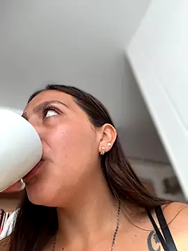 MELODY  06 online show from September 25, 2025, 12:42 pm