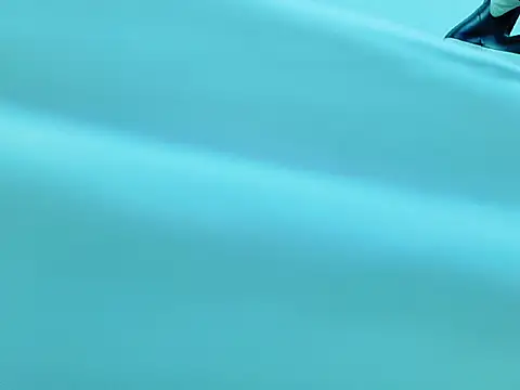 Raven goth online show from December 19, 2025, 8:27 pm