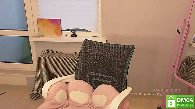 Snapshot of sweetuniporn chatting on December 1, 2025, 8:08 am sweetuniporn online show from December 1, 2025, 8:08 am