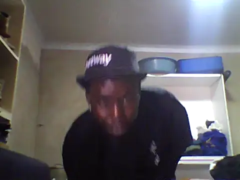 Snapshot of T1011 chatting on September 26, 2025, 1:04 pm T1011 online show from September 26, 2025, 1:04 pm