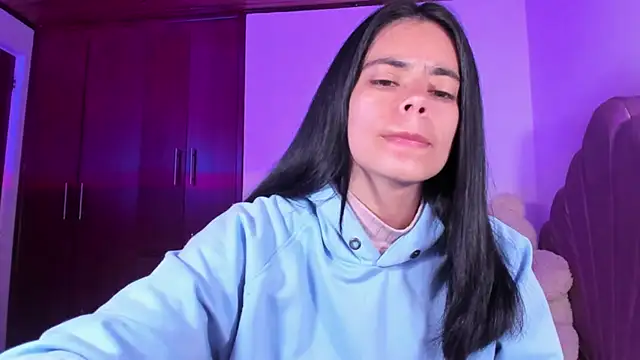 BellaSun  online show from September 20, 2025, 4:13 am
