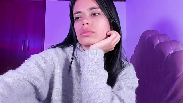 BellaSun  online show from October 3, 2025, 5:15 am