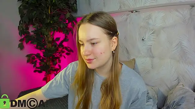 Candy Cansew online show from November 2, 2025, 1:08 am