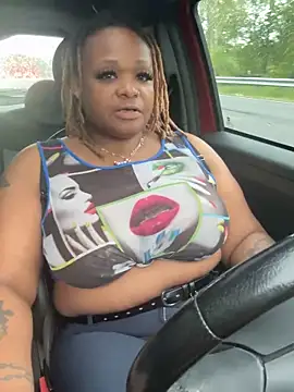 RoyalQueen2u online show from April 25, 2026, 10:18 pm