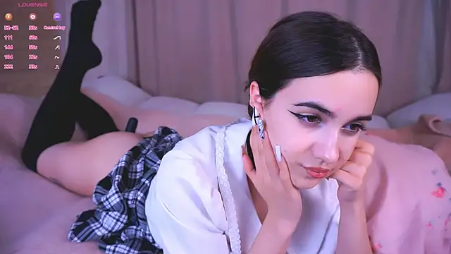 CupSizeGirl online show from October 29, 2025, 1:35 pm