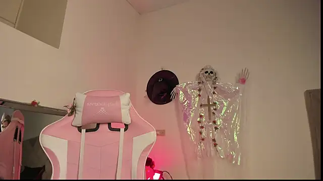 Snapshot of Paprika_ chatting on October 31, 2025, 6:20 pm Paprika online show from October 31, 2025, 6:20 pm