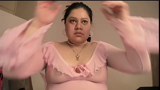 Snapshot of Paprika_ chatting on November 9, 2025, 6:17 pm Paprika online show from November 9, 2025, 6:17 pm