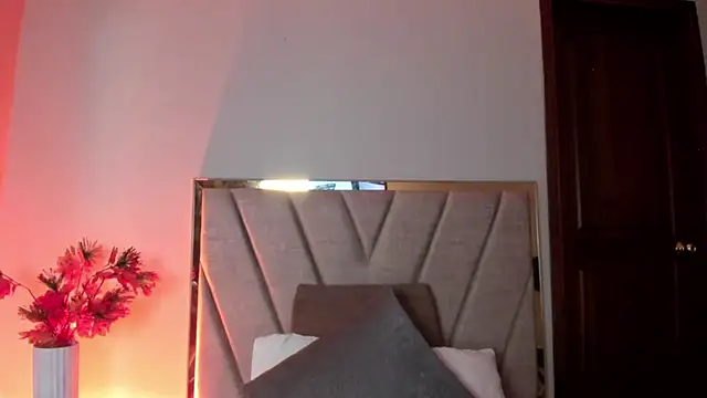 AbbieJoness  online show from April 13, 2026, 11:37 am