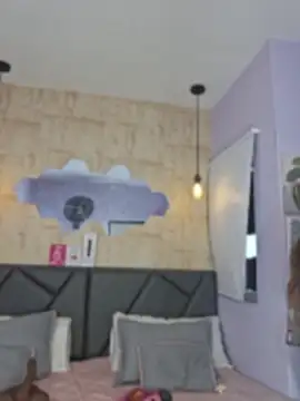 valentina-diiaz online show from March 3, 2026, 1:50 pm