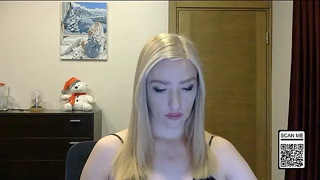 Snapshot of Wild_Silk_Desire chatting on January 19, 2026, 1:37 pm Wild Silk Desire online show from January 19, 2026, 1:37 pm