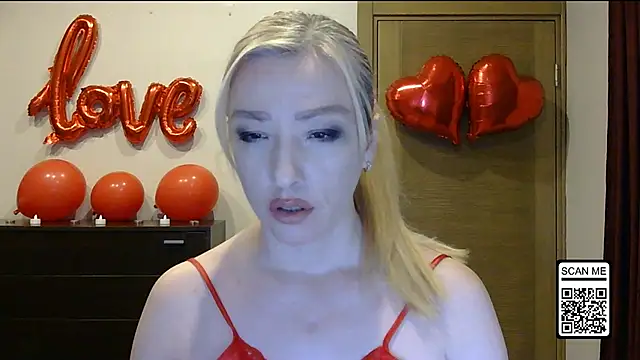 Snapshot of Wild_Silk_Desire chatting on February 16, 2026, 4:03 pm Wild Silk Desire online show from February 16, 2026, 4:03 pm