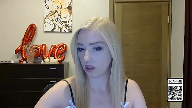 Snapshot of Wild_Silk_Desire chatting on March 11, 2026, 4:02 pm Wild Silk Desire online show from March 11, 2026, 4:02 pm