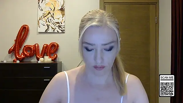 Snapshot of Wild_Silk_Desire chatting on March 16, 2026, 4:22 pm Wild Silk Desire online show from March 16, 2026, 4:22 pm