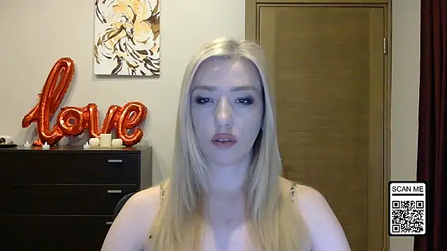 Snapshot of Wild_Silk_Desire chatting on April 5, 2026, 4:59 pm Wild Silk Desire online show from April 5, 2026, 4:59 pm