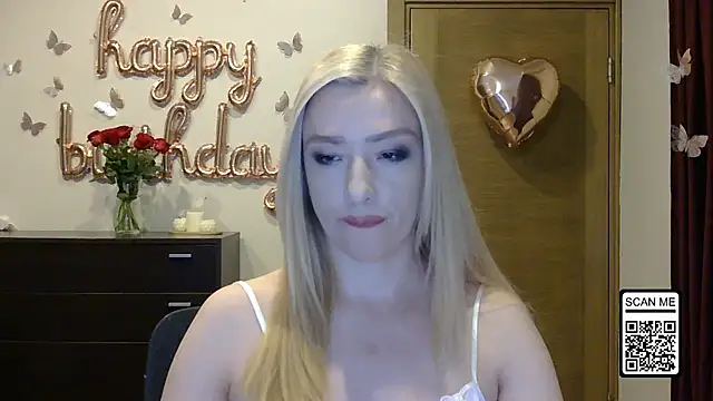 Snapshot of Wild_Silk_Desire chatting on April 8, 2026, 6:19 pm Wild Silk Desire online show from April 8, 2026, 6:19 pm